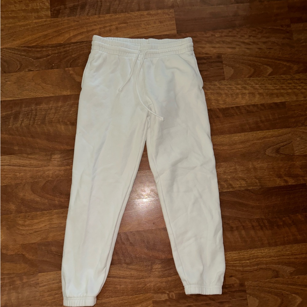 Aritzia TNA White Perfect Joggers